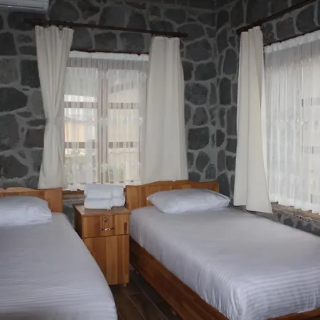 Bahceli Tas 特拉布宗