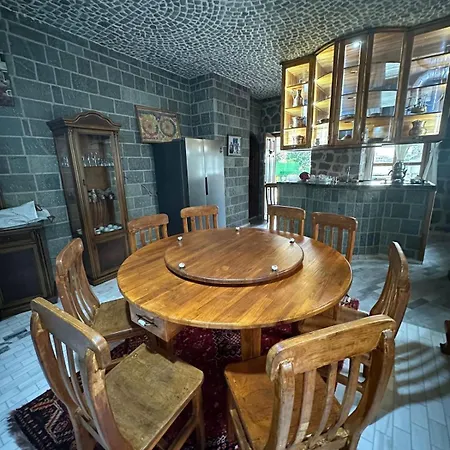 Bahceli Tas 特拉布宗