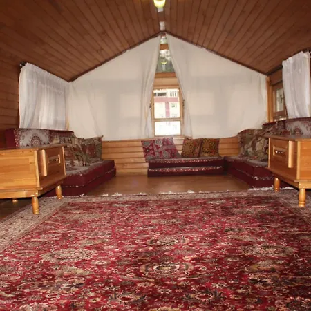 Bahceli Tas * 特拉布宗