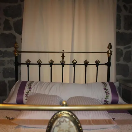 Bahceli Tas Villa *