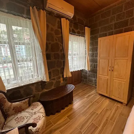 Bahceli Tas Villa