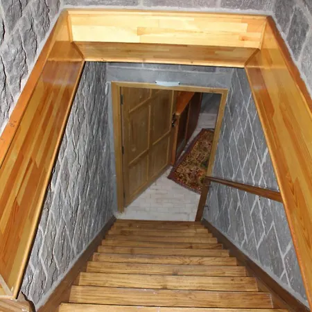 Bahceli Tas Villa
