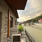 Bahceli Tas *