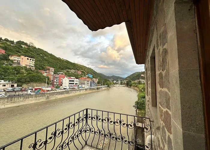 Bahceli Tas Villa Trabzon