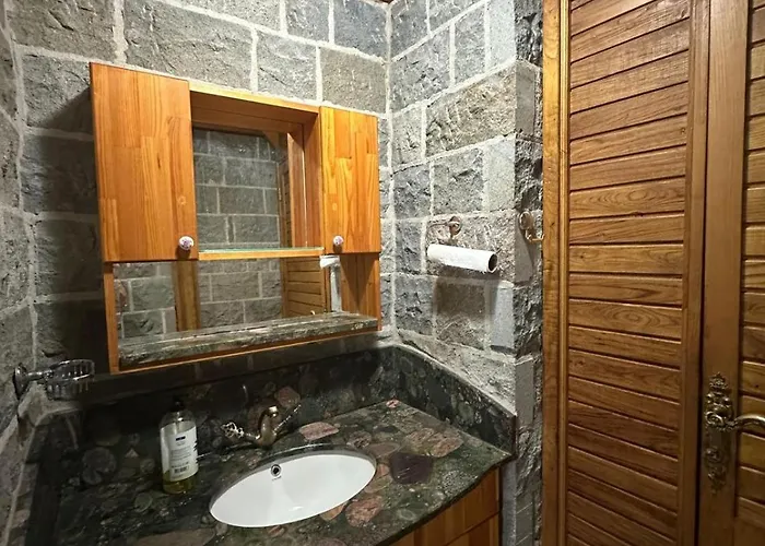 Bahceli Tas * Trabzon