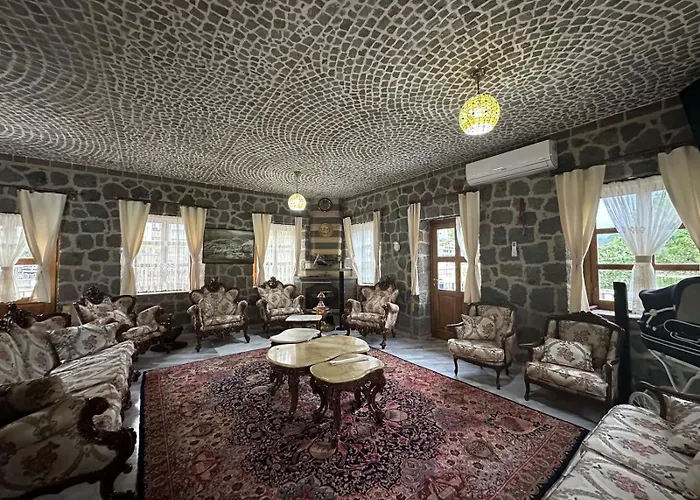 Bahceli Tas * Trabzon